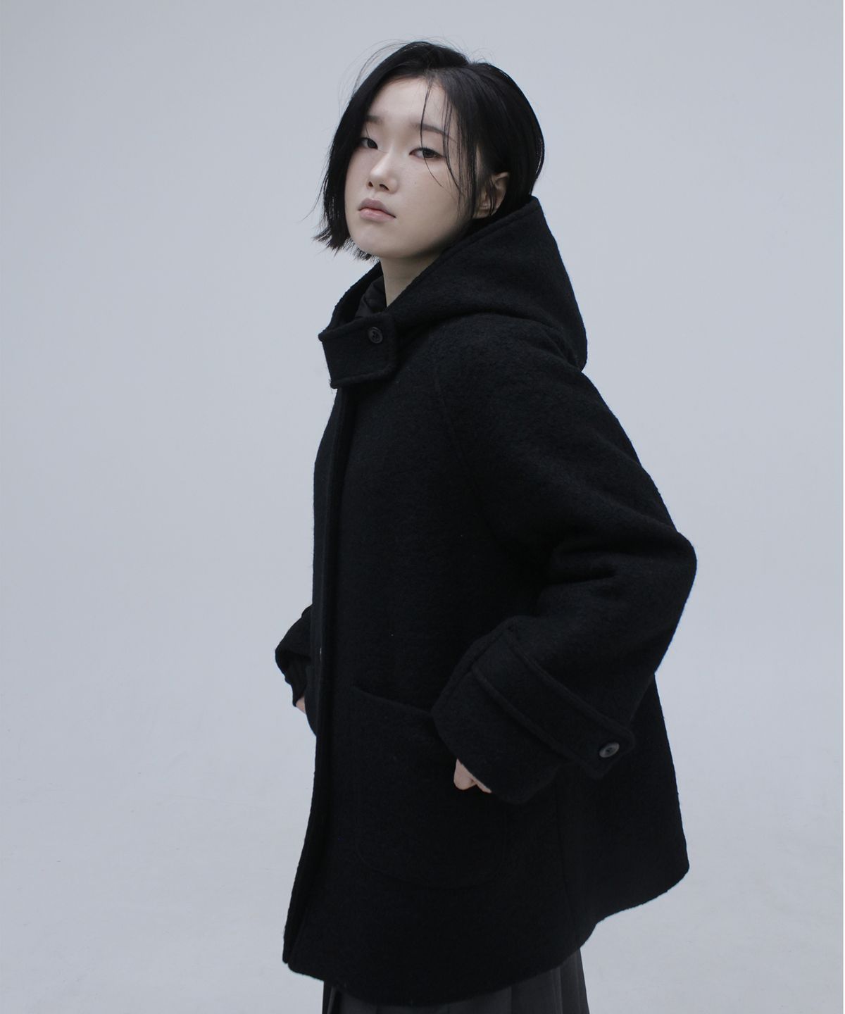 어썸스튜디오(AWESOME STUDIO) 울 부클 후드 싱글 하프 코트 블랙