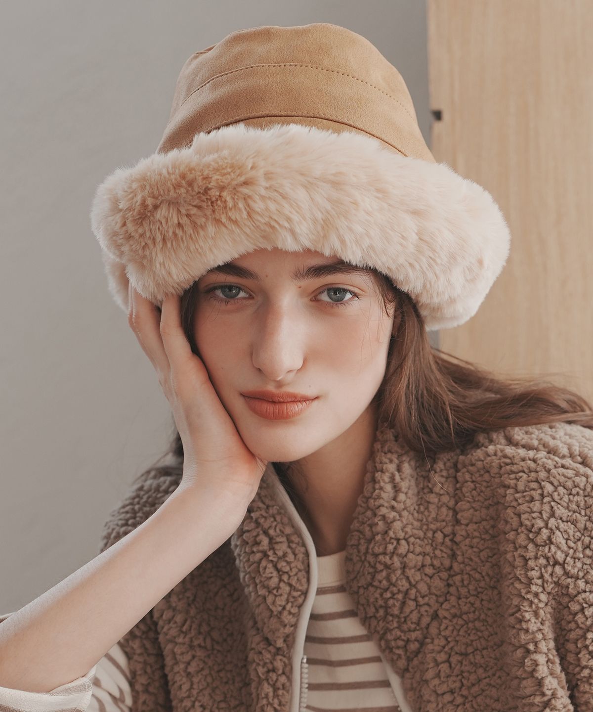 로브로브(LOVLOV) SUEDE BUCKET HAT
