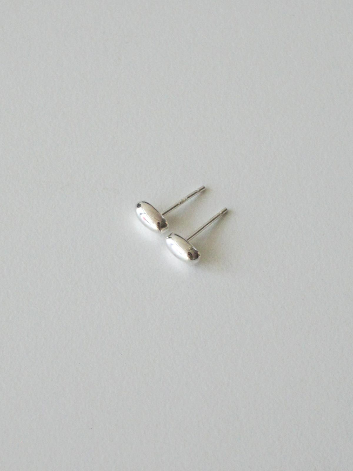 둥그런(DUNGEUREON) [925 Silver] Grain Earrings (Silver)