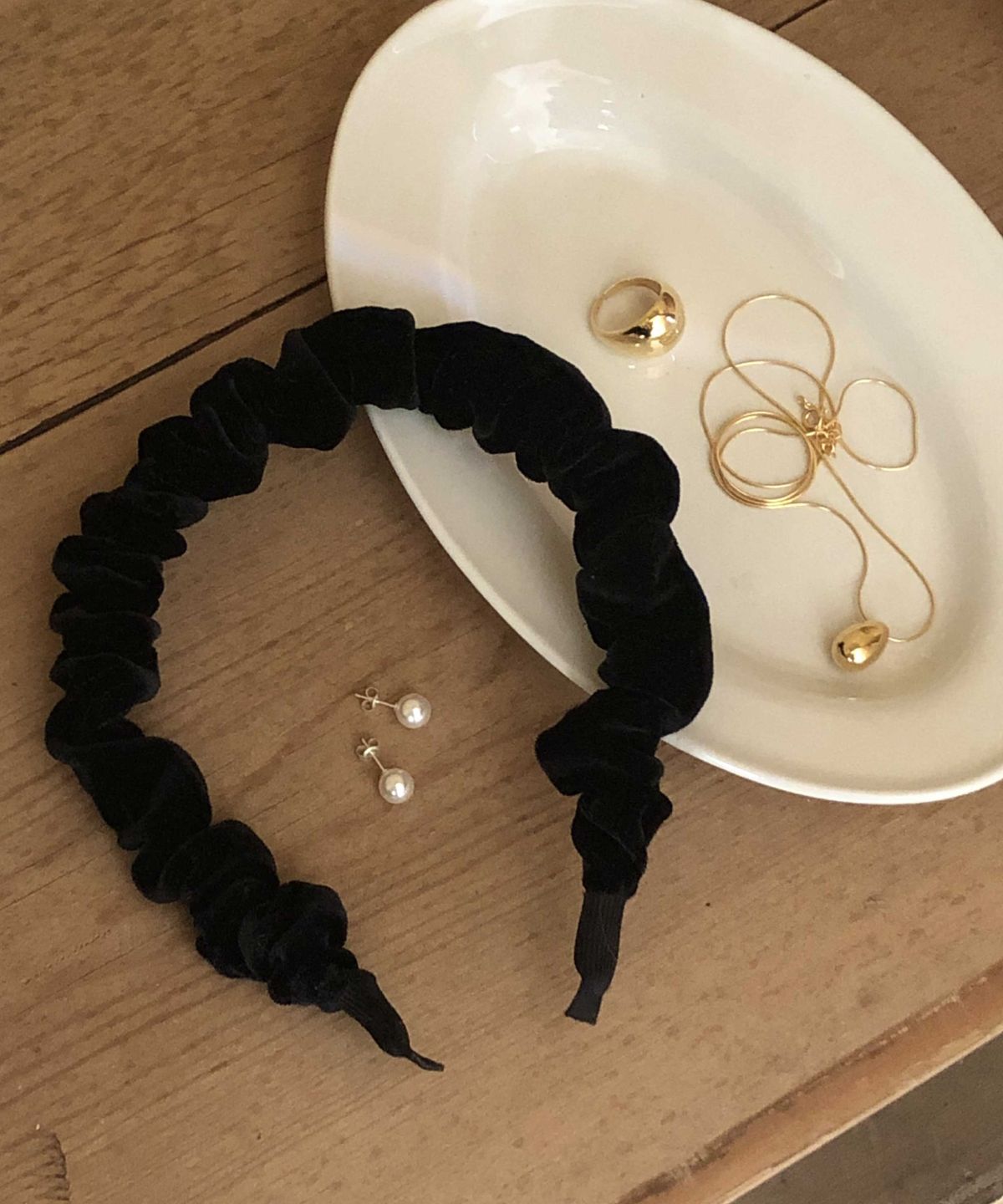 둥그런(DUNGEUREON) Pristine Velvet Hair band