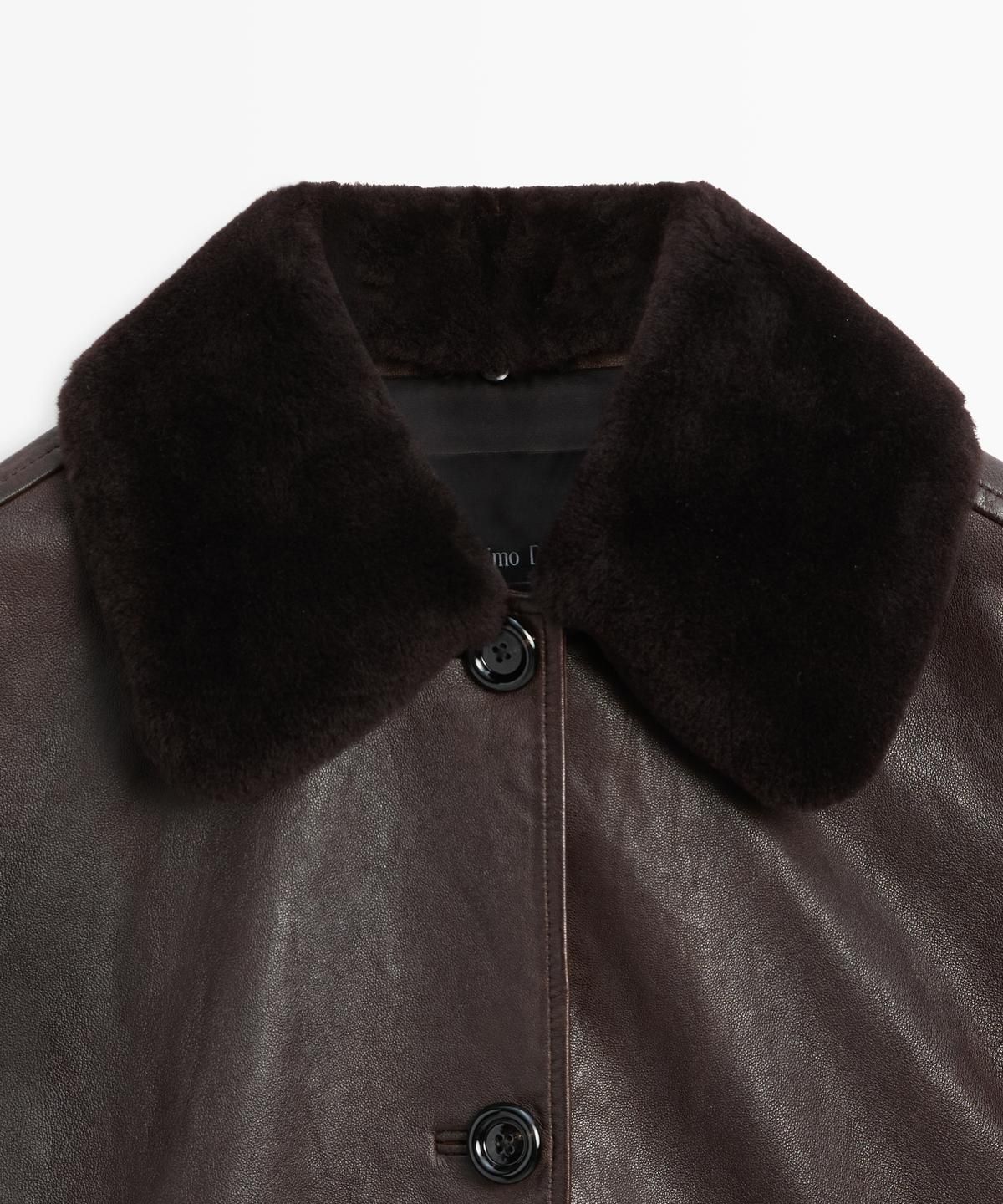 마시모두띠(MASSIMO DUTTI) 나파 레더 자켓에 램스킨 칼라가 있는 나파 레더 자켓