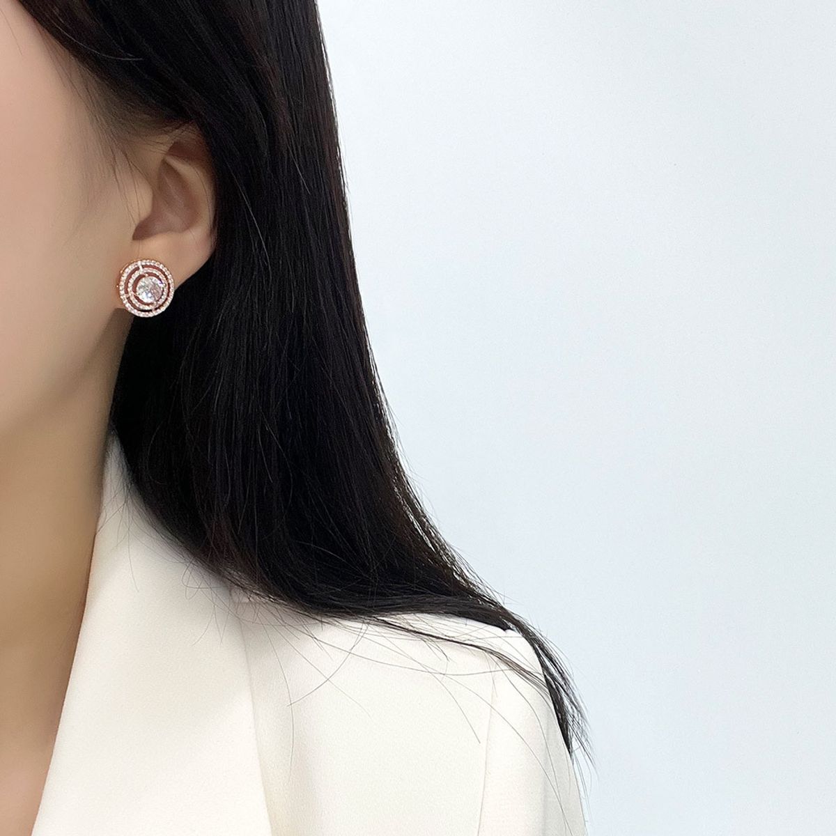 디유아모르(DIEUAMOUR) 14K 골드핀 오니리크 이어링
