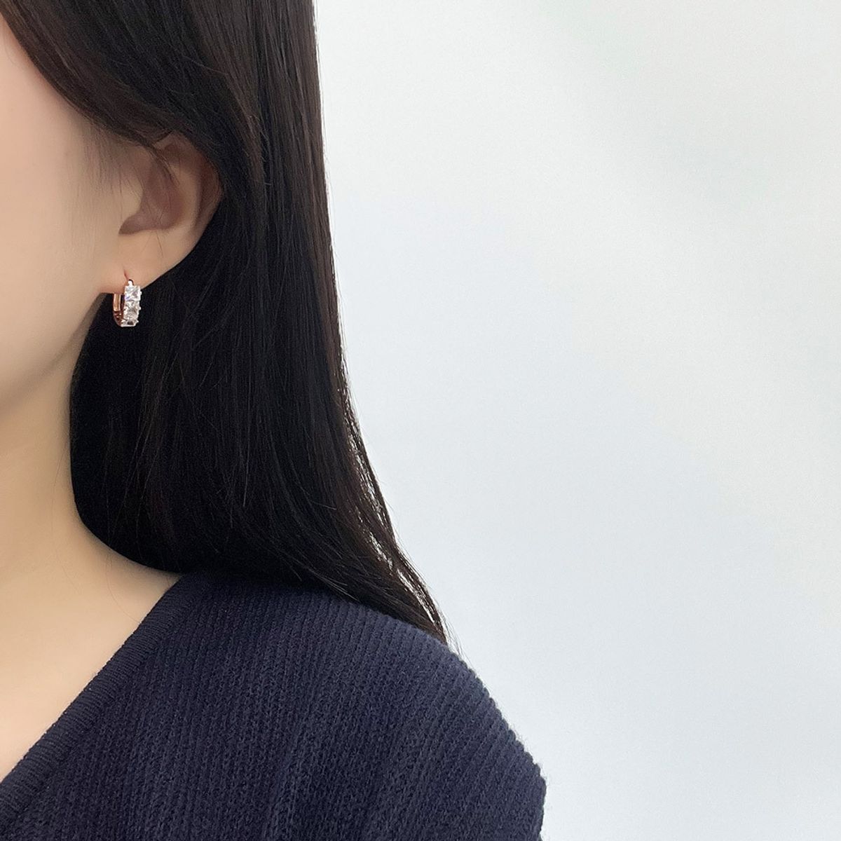 디유아모르(DIEUAMOUR) 14K 골드핀 미엔느 원터치 이어링