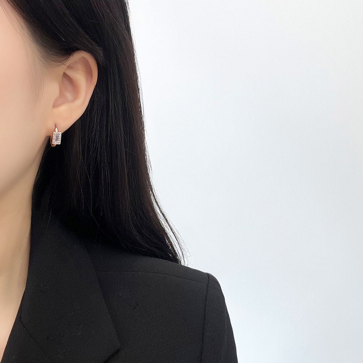 디유아모르(DIEUAMOUR) 14K 골드핀 지젤 미니 원터치 이어링