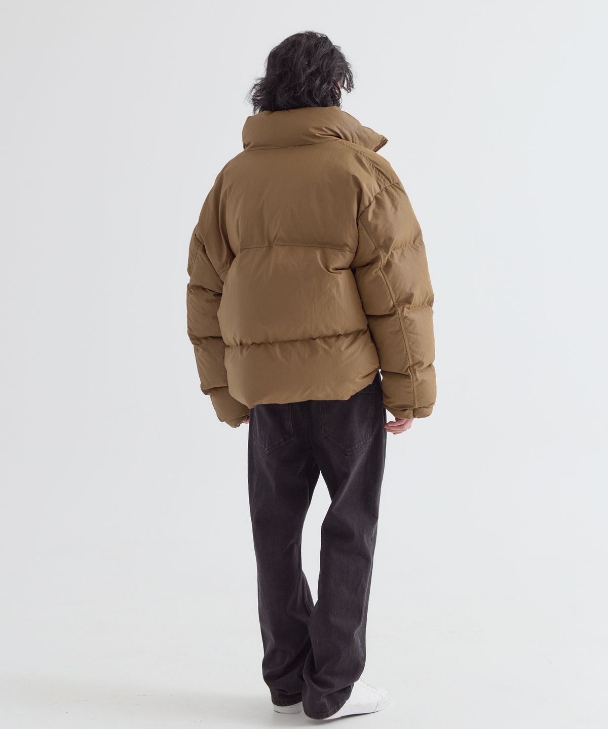 이지오(EZIO) Coen High Neck Short Padding_Brown