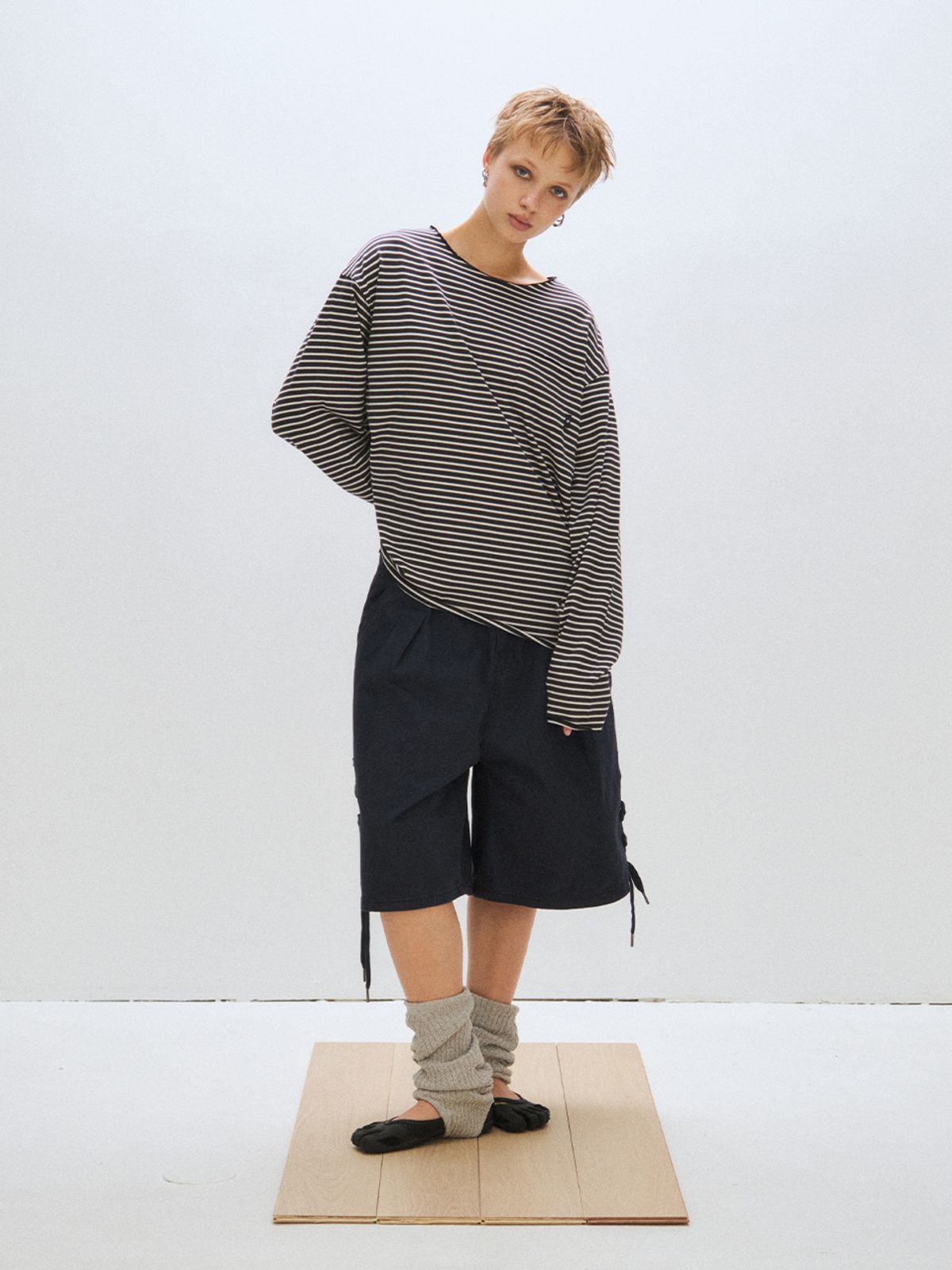 플리즈프로젝트(PLZPROJECT) LACE-UP BERMUDA PANTS, NAVY