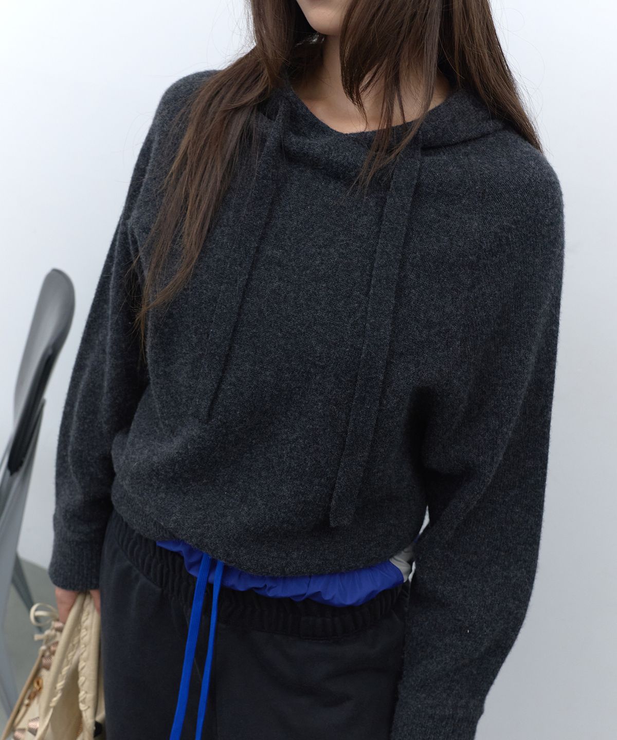 라피네아뜰리에(RAFFINE ATELIER) 프리미엄 캐시미어 니트 후디 차콜