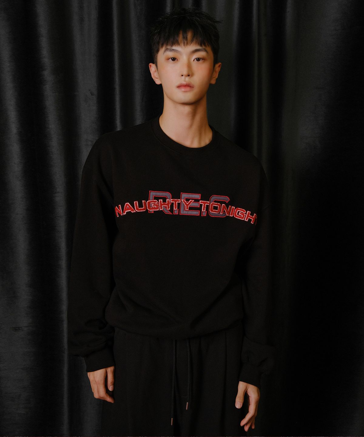 레코딩하우스(RECORDINGHOUSE) REC NAUGHTY SWEATSHIRT [BLACK]