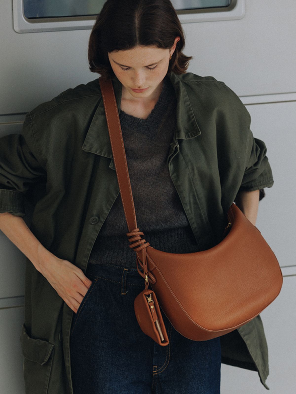 드메리엘(DEMERIEL) Elise Hobo Bag Medium Tan Brown