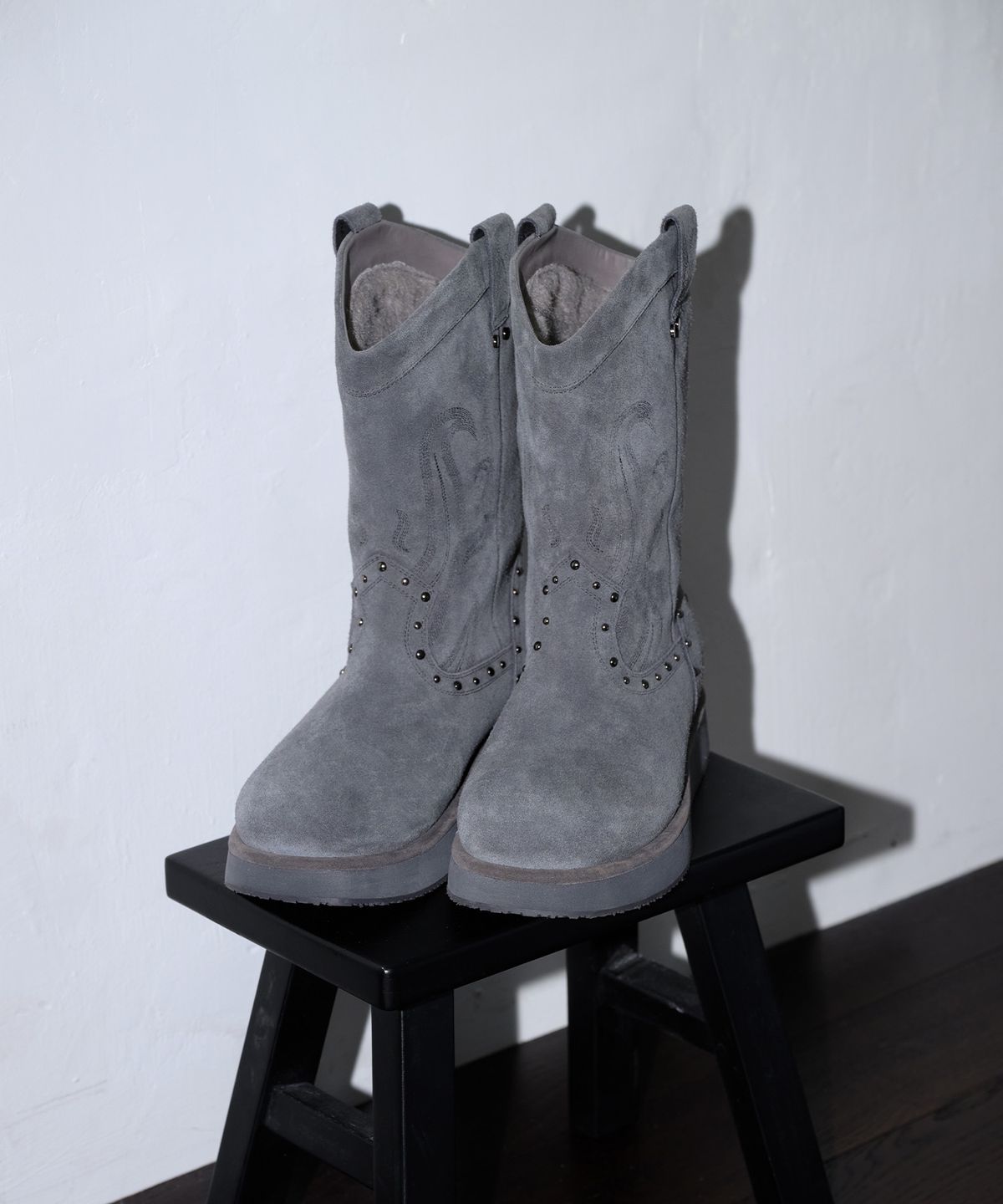 이크닉(IHCNIK) [X ODOR] WESTERN FUR BOOTS / GREY