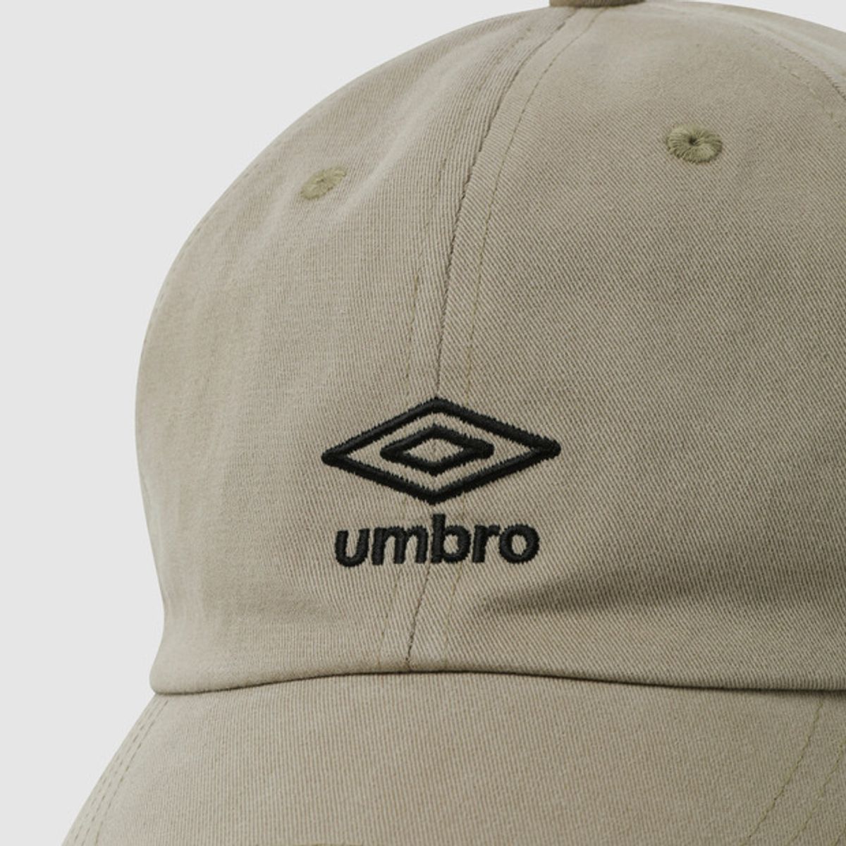 엄브로(UMBRO) 에센셜 면 볼캡 베이지 UR123CCP11