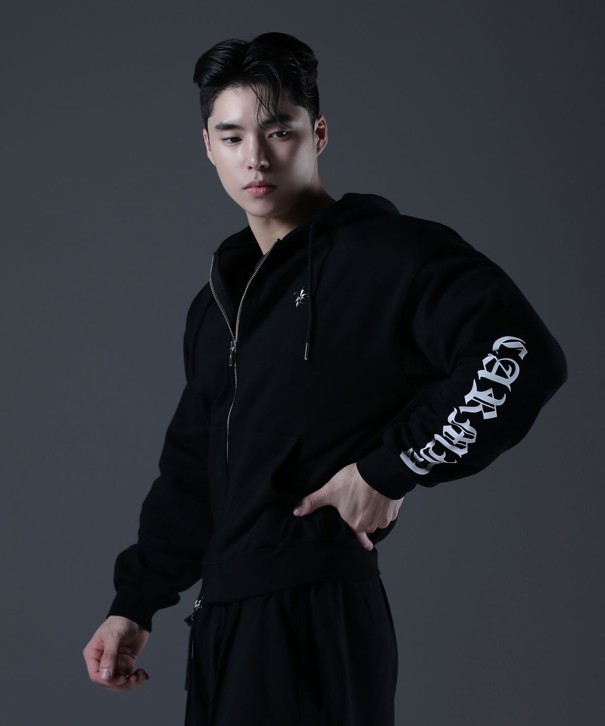 카미드(CARMID) 카미드 레터링 글로리 크롭 투웨이 후드집업