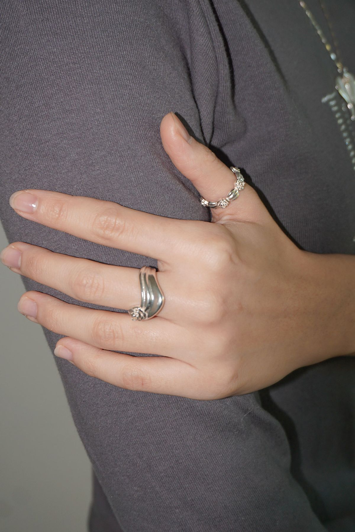 페어오브러브(PAIR OF LOVE) [925SILVER]GLOW FLOWER FRILL VOLUME OPENRING
