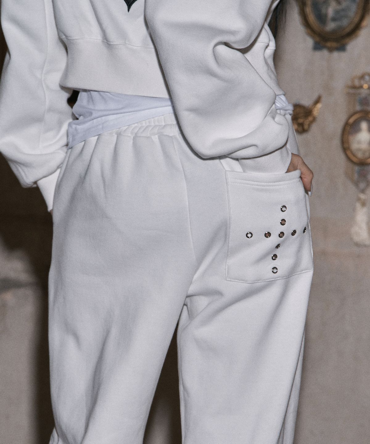 일리오(ILLIO) White brown fur pants