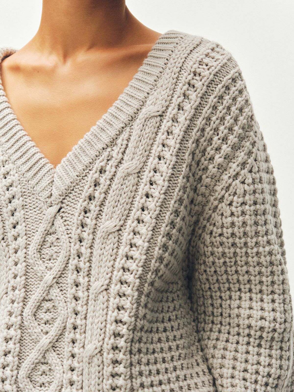 플리즈프로젝트(PLZPROJECT) CABLE FISHERMAN V-NECK KNIT, LIGHT GRAY