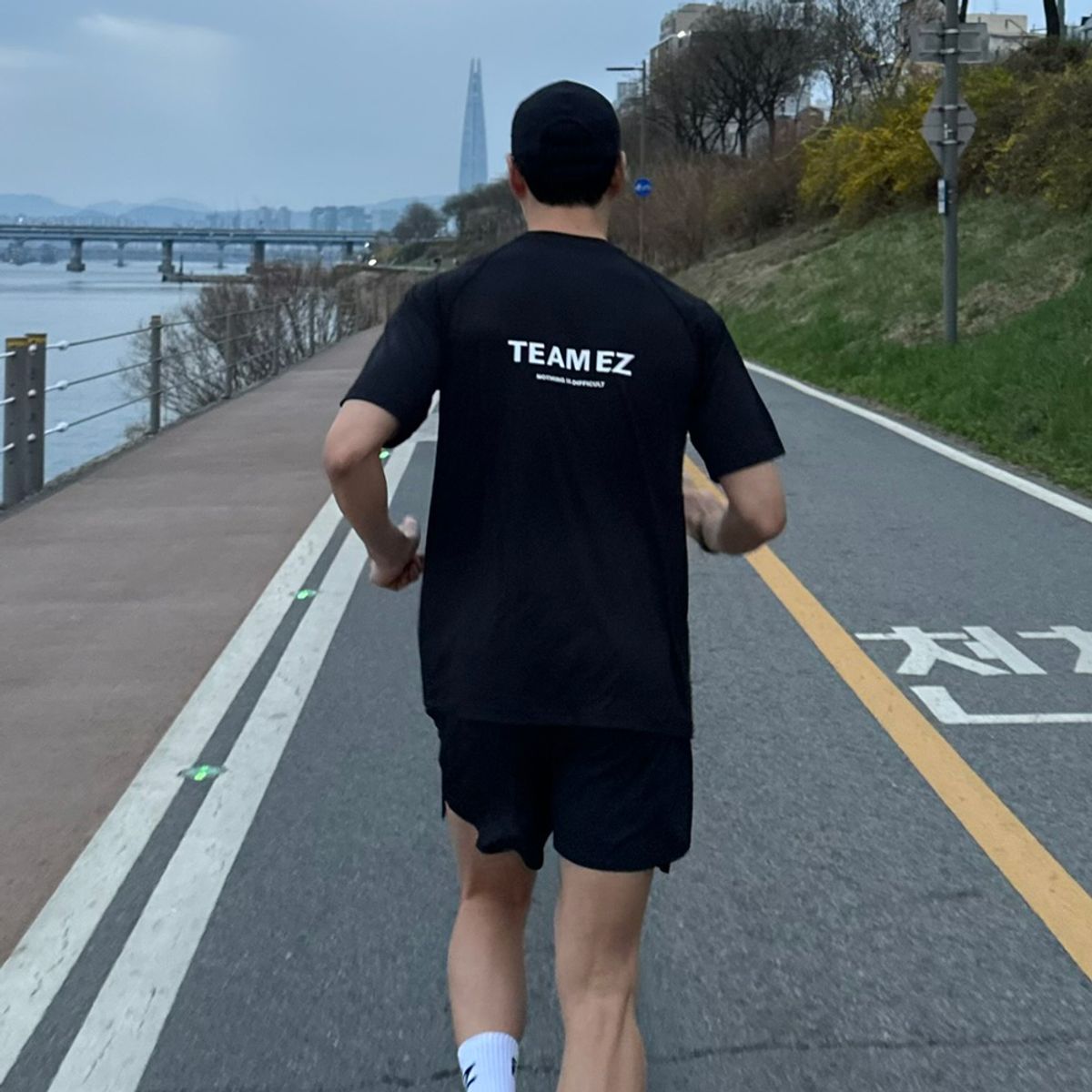 이지투미(EZTOME) TEAM EZ 액티브 반팔 티셔츠