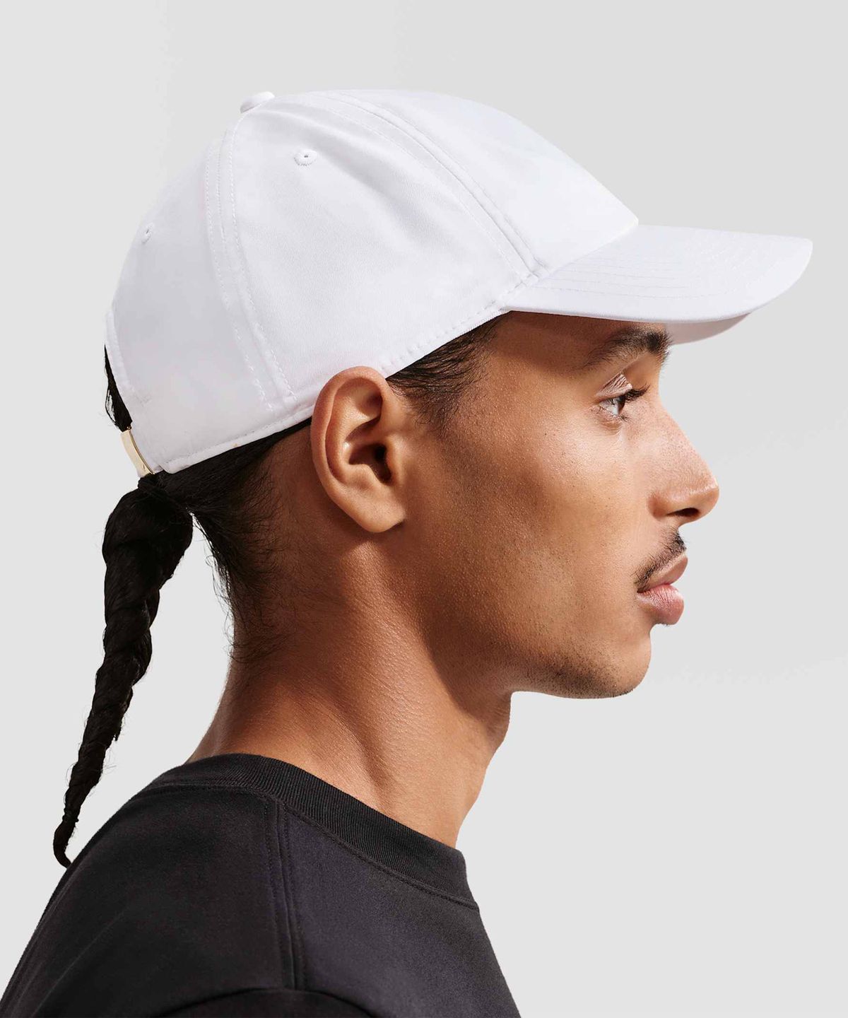 나이키(NIKE) 드라이 핏 클럽 언스트럭처 메탈 스우시 캡 - 화이트:메탈릭 골드 / FB5372-101