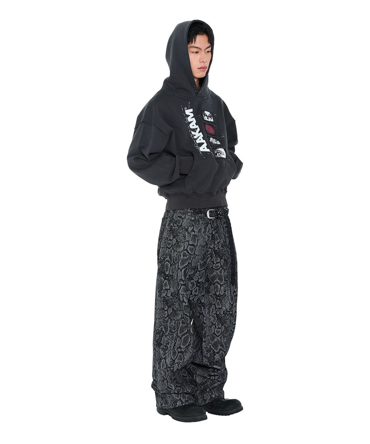 아캄(AAKAM) Python Patterned Denim Pants (Black)