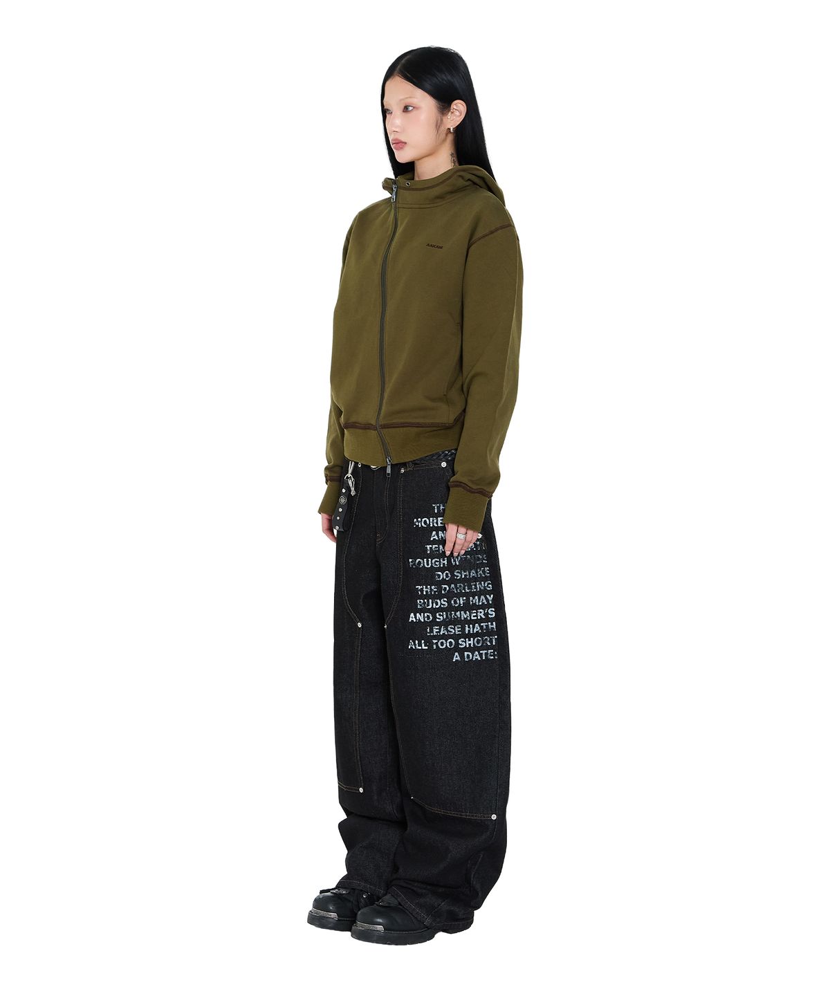 아캄(AAKAM) Double Knee Lettering Denim Pants (Black)