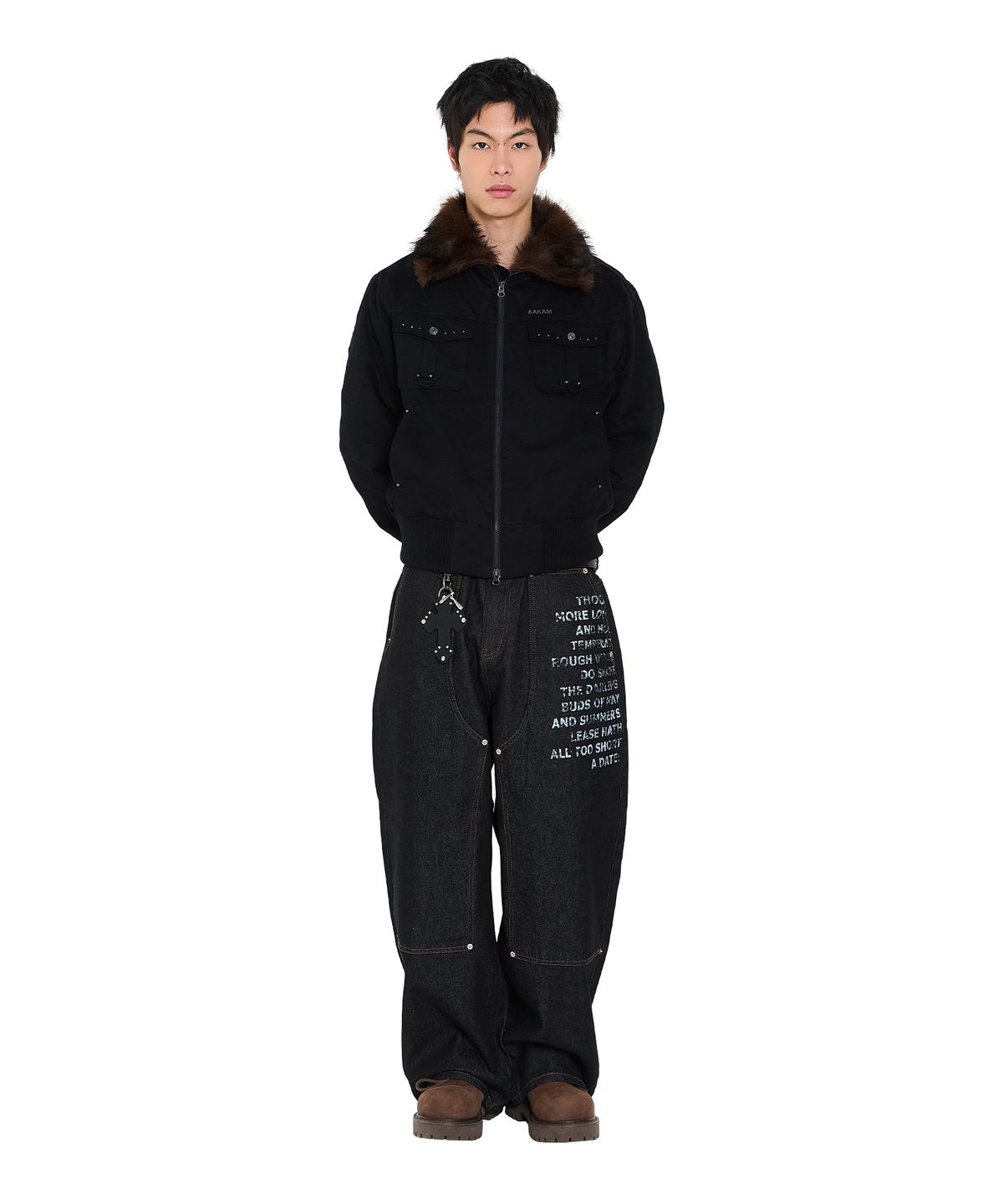 아캄(AAKAM) Double Knee Lettering Denim Pants (Black)
