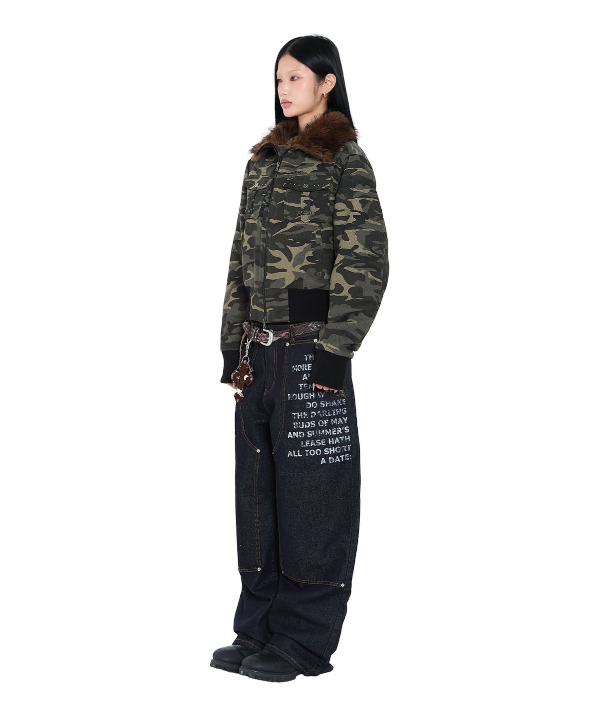 아캄(AAKAM) Double Knee Lettering Denim Pants (Blue)