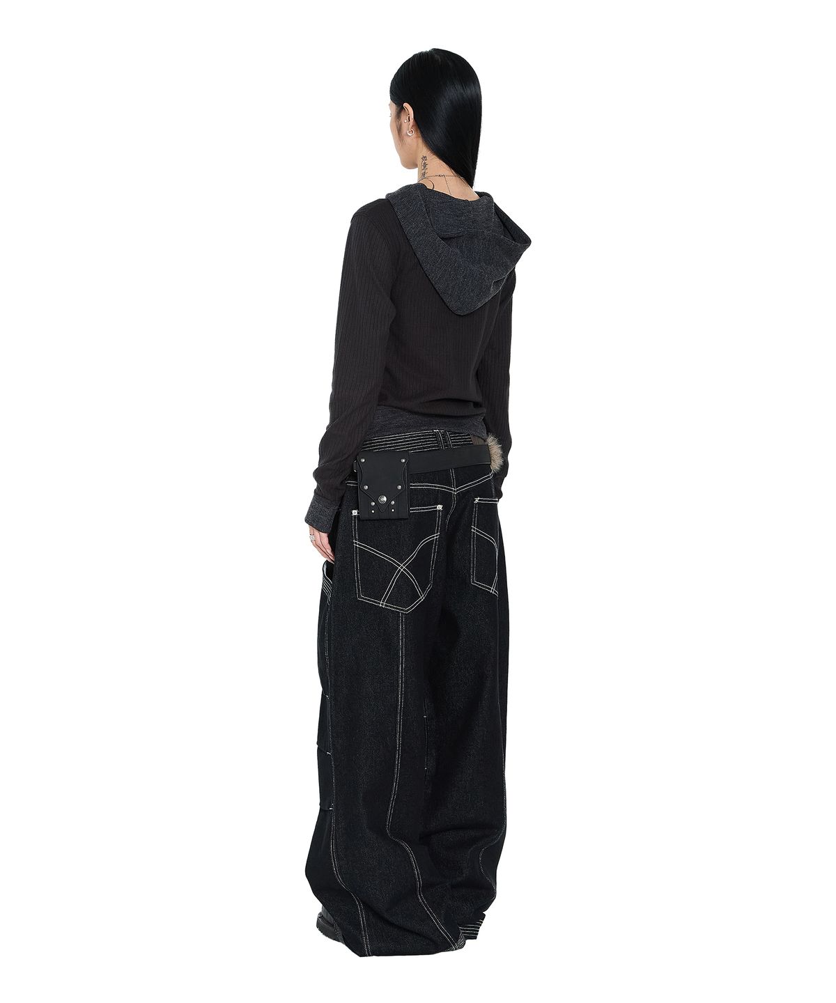 아캄(AAKAM) Knee Pin-Tuck Stitched Denim Pants (Black)