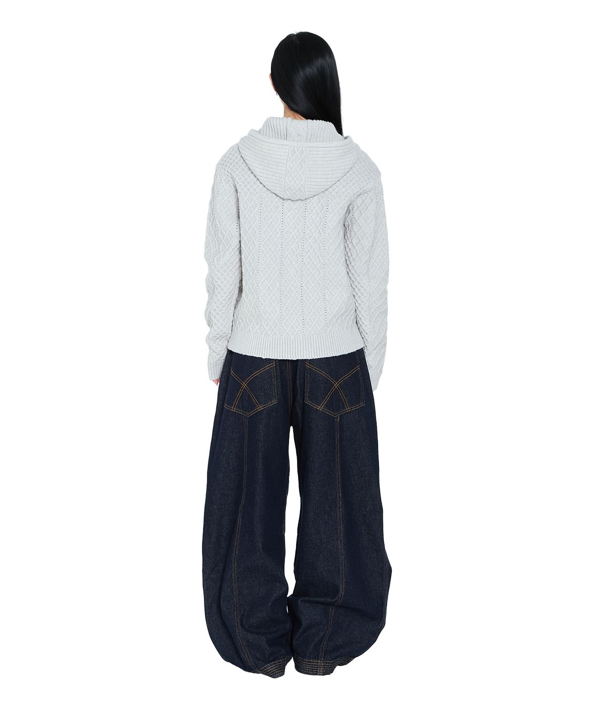 아캄(AAKAM) Knee Pin-Tuck Stitched Denim Pants (Blue)