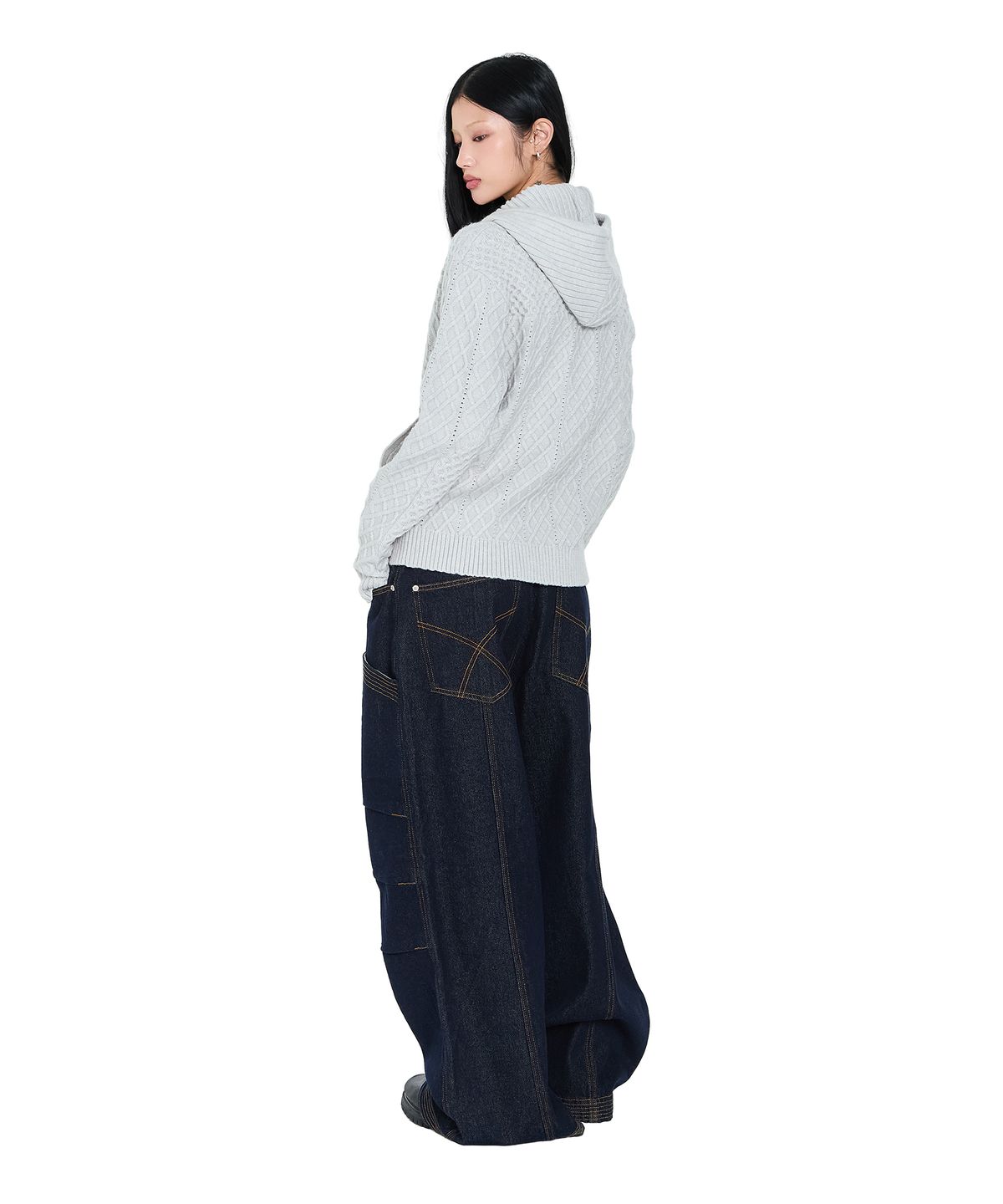 아캄(AAKAM) Knee Pin-Tuck Stitched Denim Pants (Blue)