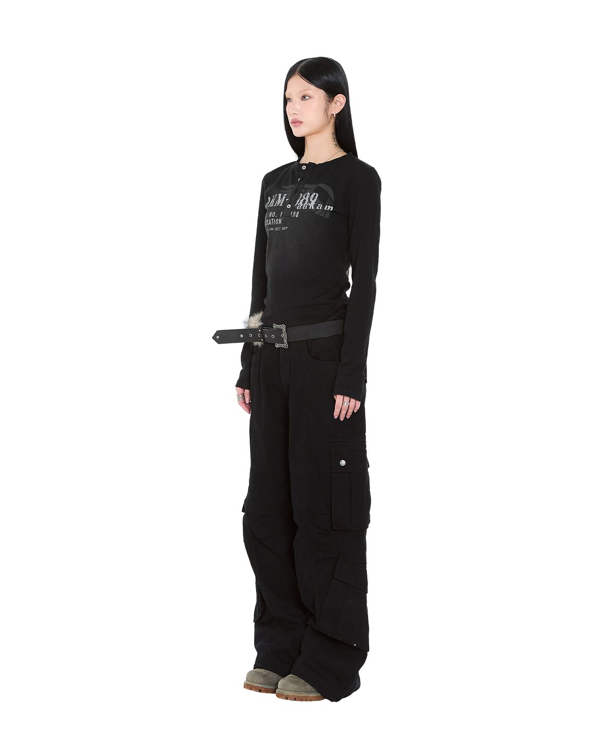 아캄(AAKAM) Knee Pin-Tuck Double Pocket Cargo Pants (Black)