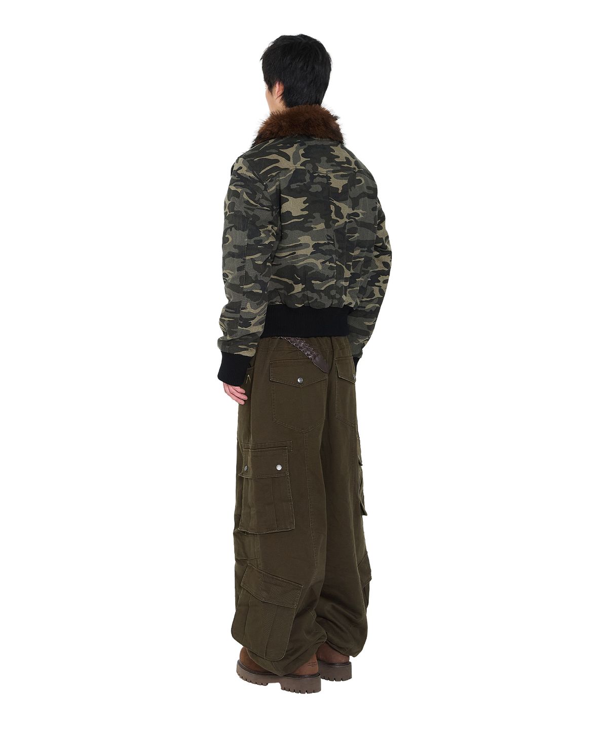 아캄(AAKAM) Knee Pin-Tuck Double Pocket Cargo Pants (Khaki)