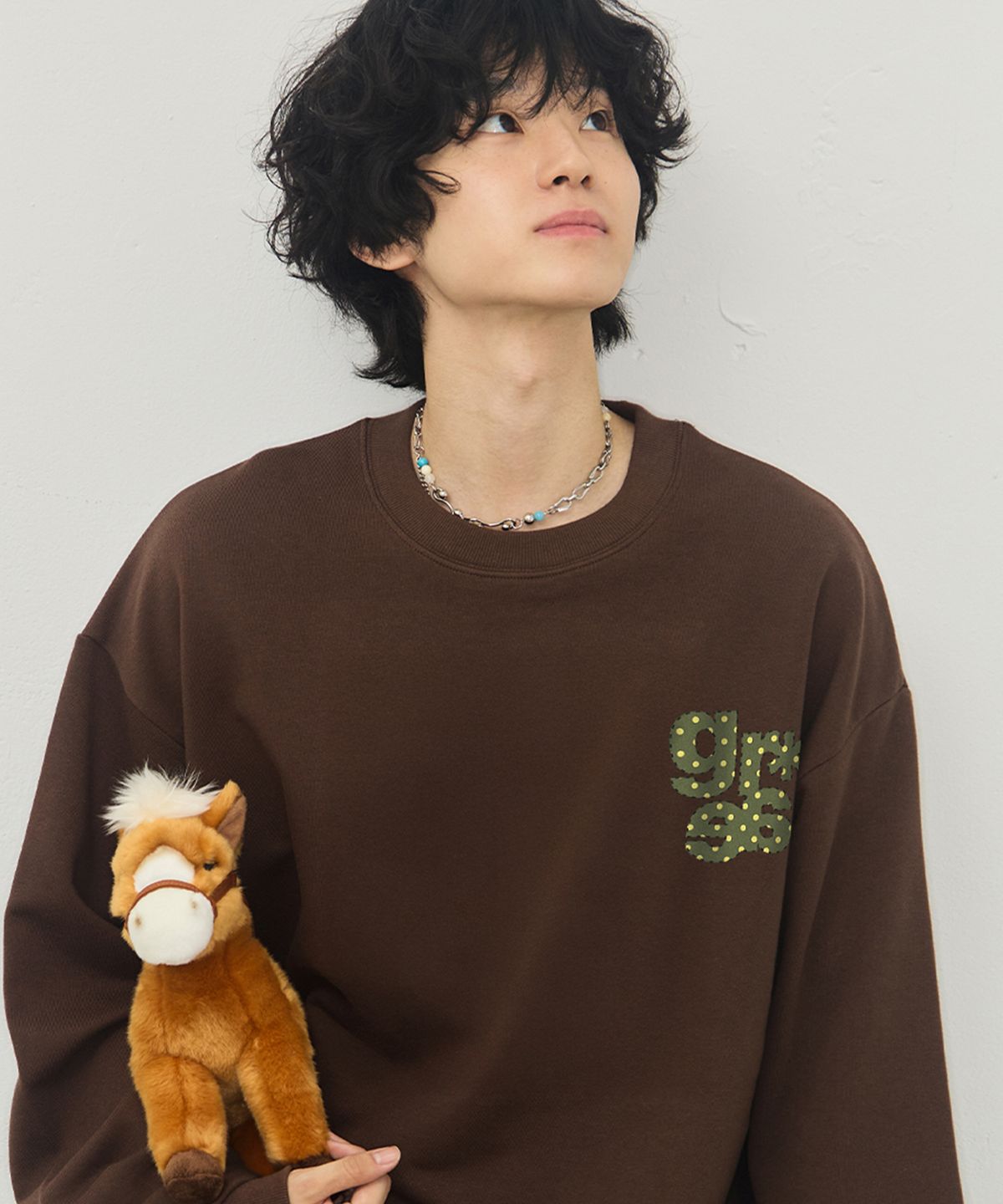 그레이버(GRAVER) [UNISEX]스몰 GRAE-S DOT 맨투맨_브라운
