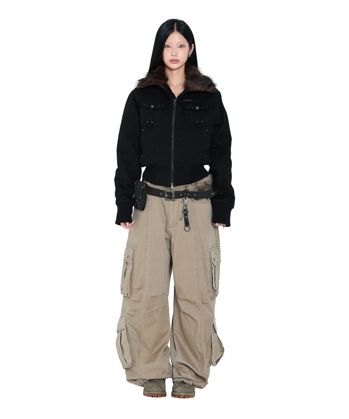 아캄(AAKAM) Knee Pin-Tuck Double Pocket Cargo Pants (Beige)