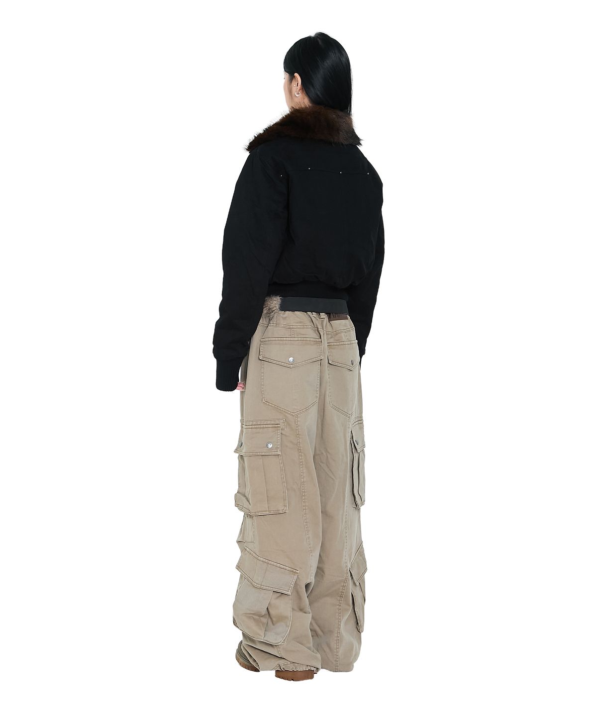 아캄(AAKAM) Knee Pin-Tuck Double Pocket Cargo Pants (Beige)