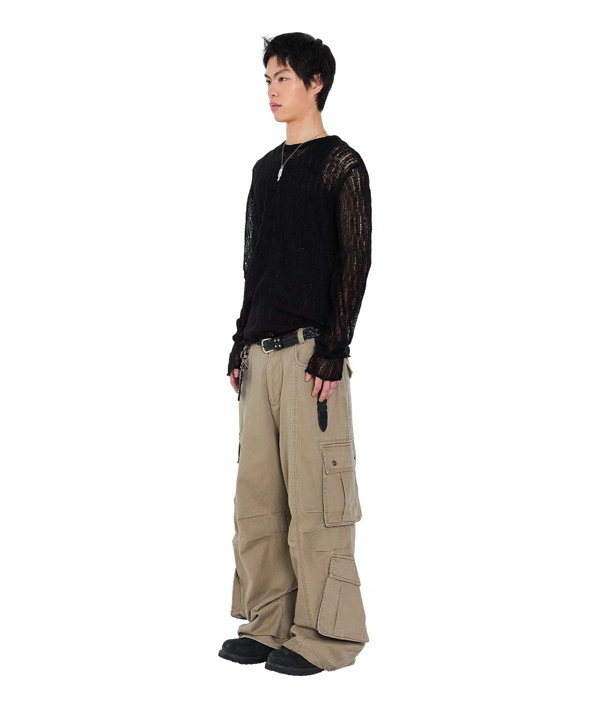 아캄(AAKAM) Knee Pin-Tuck Double Pocket Cargo Pants (Beige)