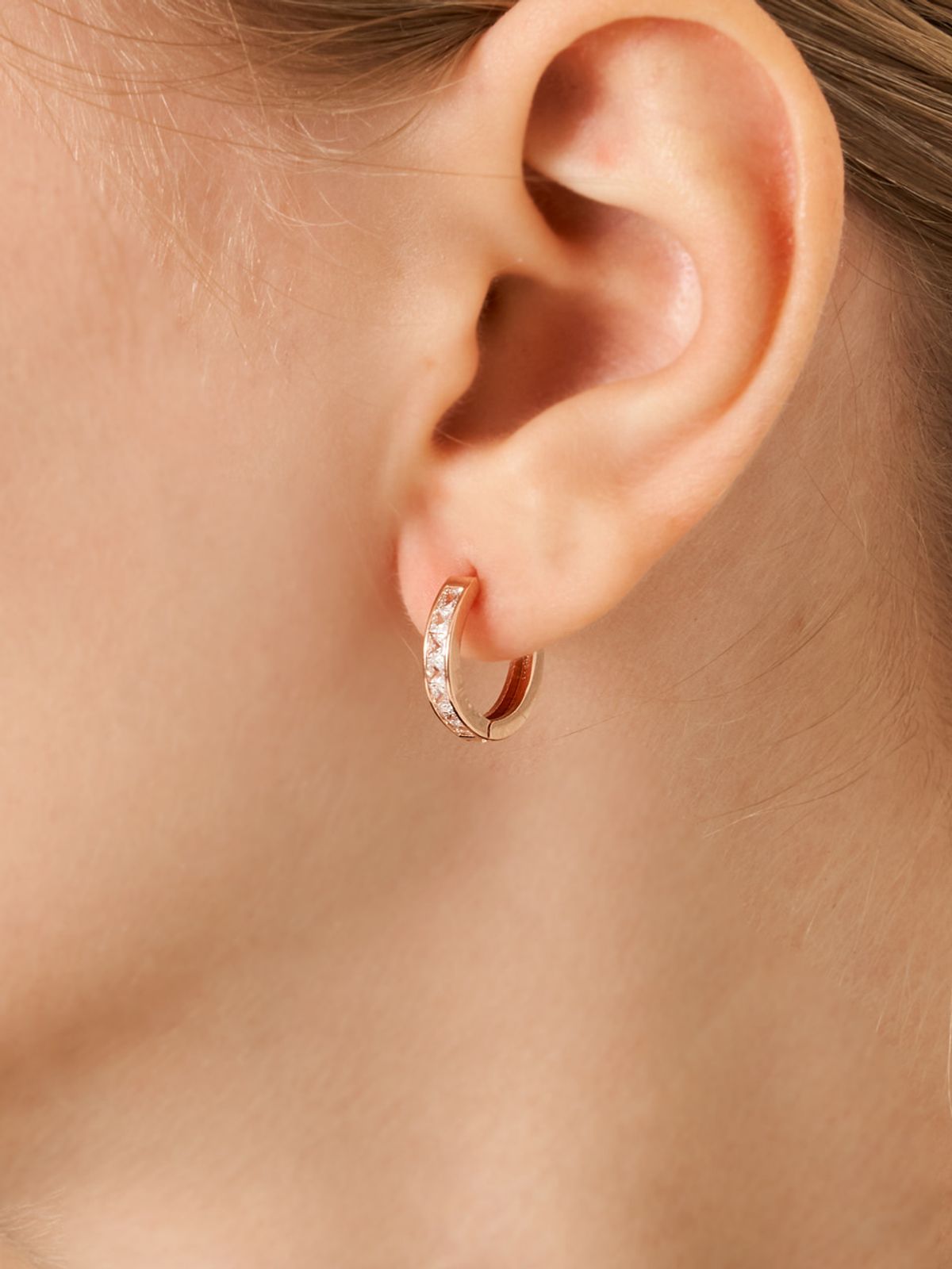 가이거주얼리(GEIGERJEWELRY) 18K GF 심플 포인트 원터치 귀걸이 GI8KPEE078