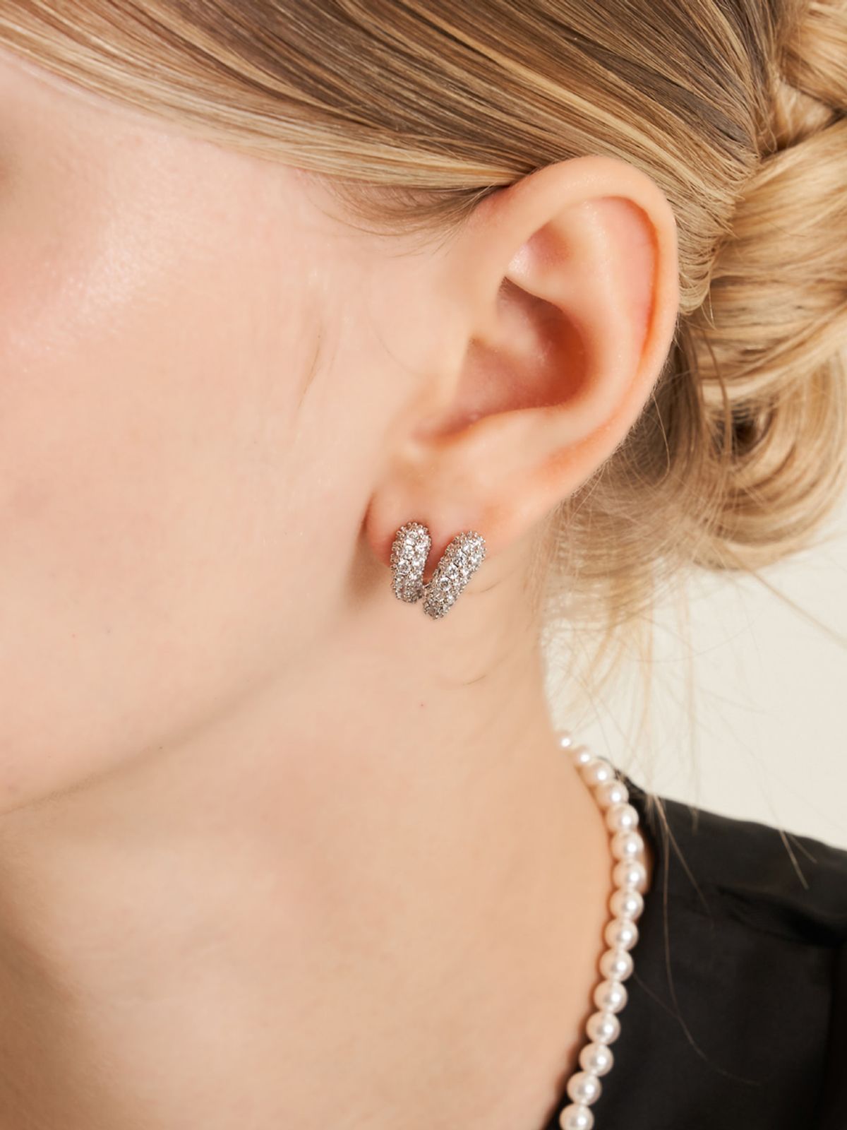 가이거주얼리(GEIGERJEWELRY) 18K GF 언발 커브 귀걸이 GI8KPEE068