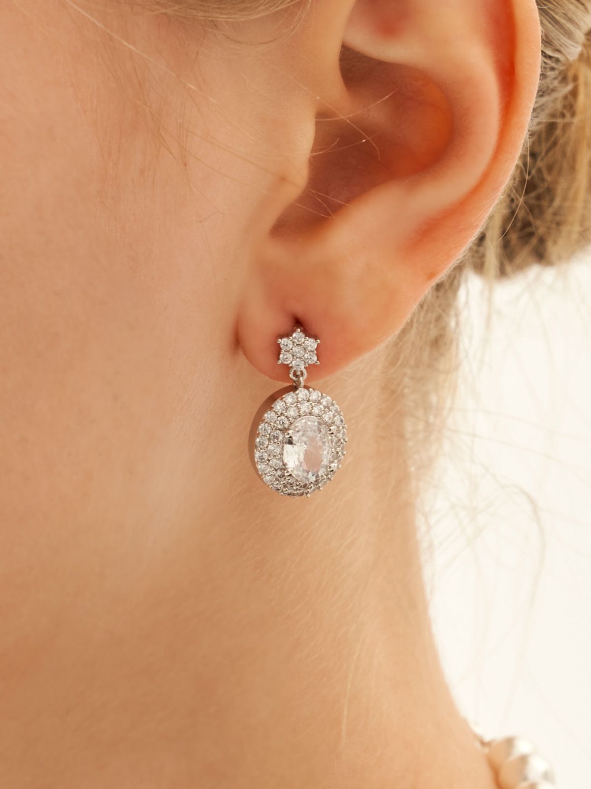 가이거주얼리(GEIGERJEWELRY) 18K GF 스플렌더 드롭 귀걸이 GI8KPEE066