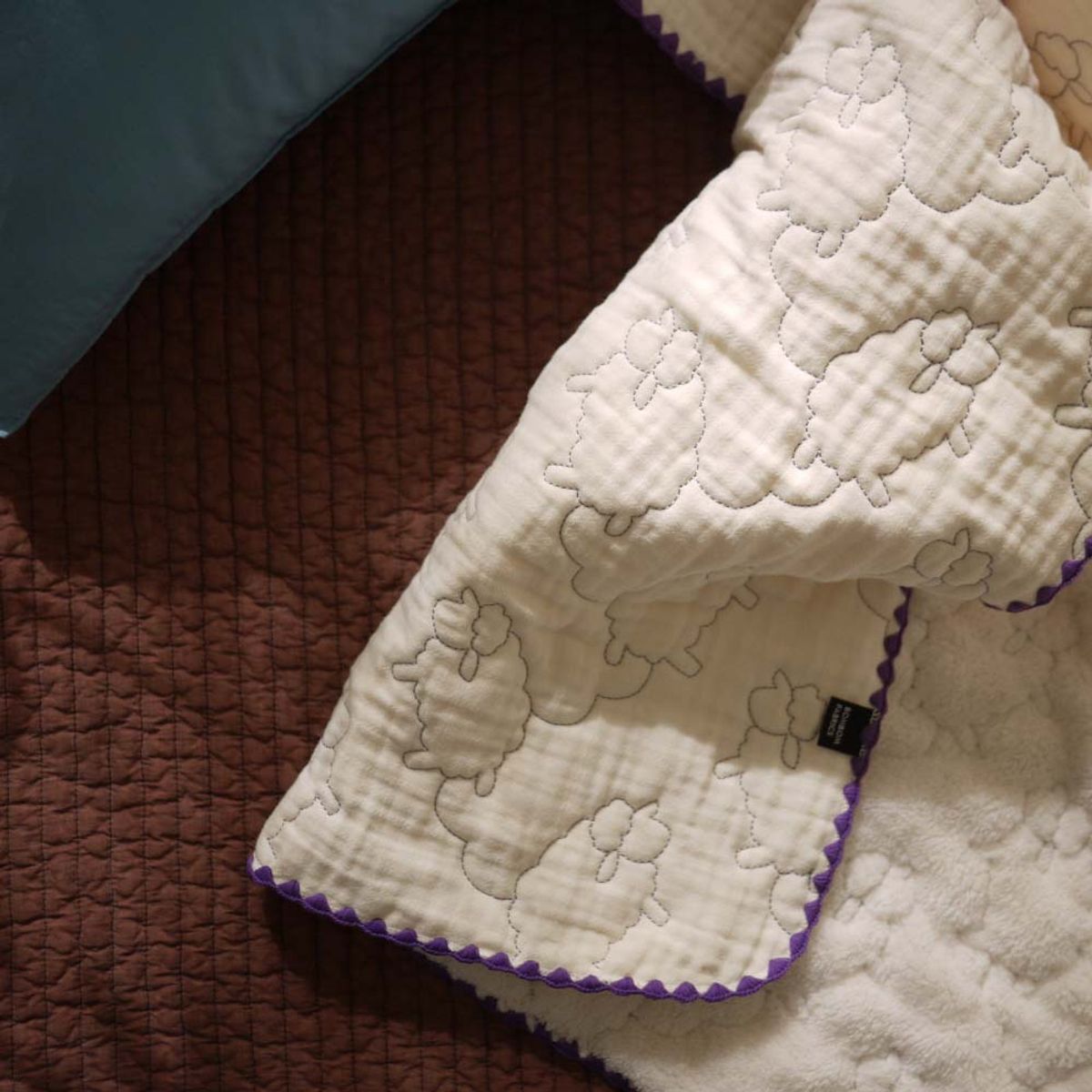 봄봄패브릭스(BOMBOM FABRICS) Gauze & Fleece  sheep winter blanket