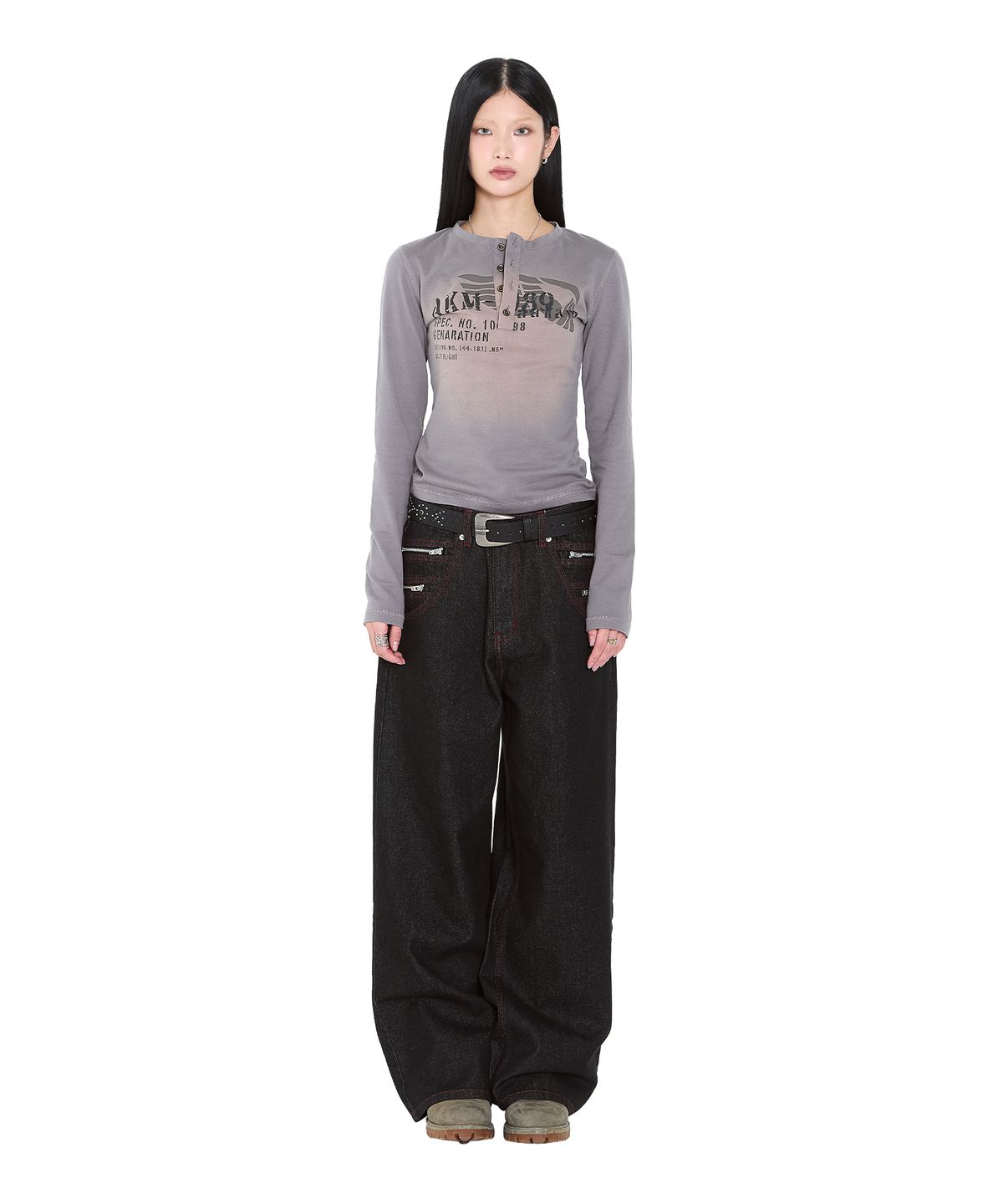 아캄(AAKAM) Button Lettering Long Sleeve (Brown)