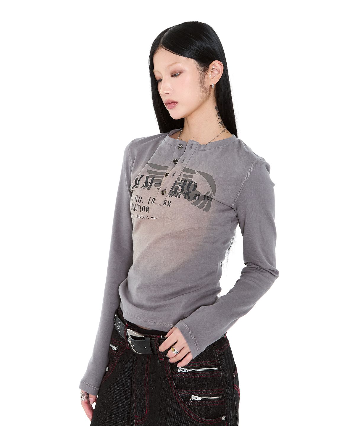 아캄(AAKAM) Button Lettering Long Sleeve (Brown)
