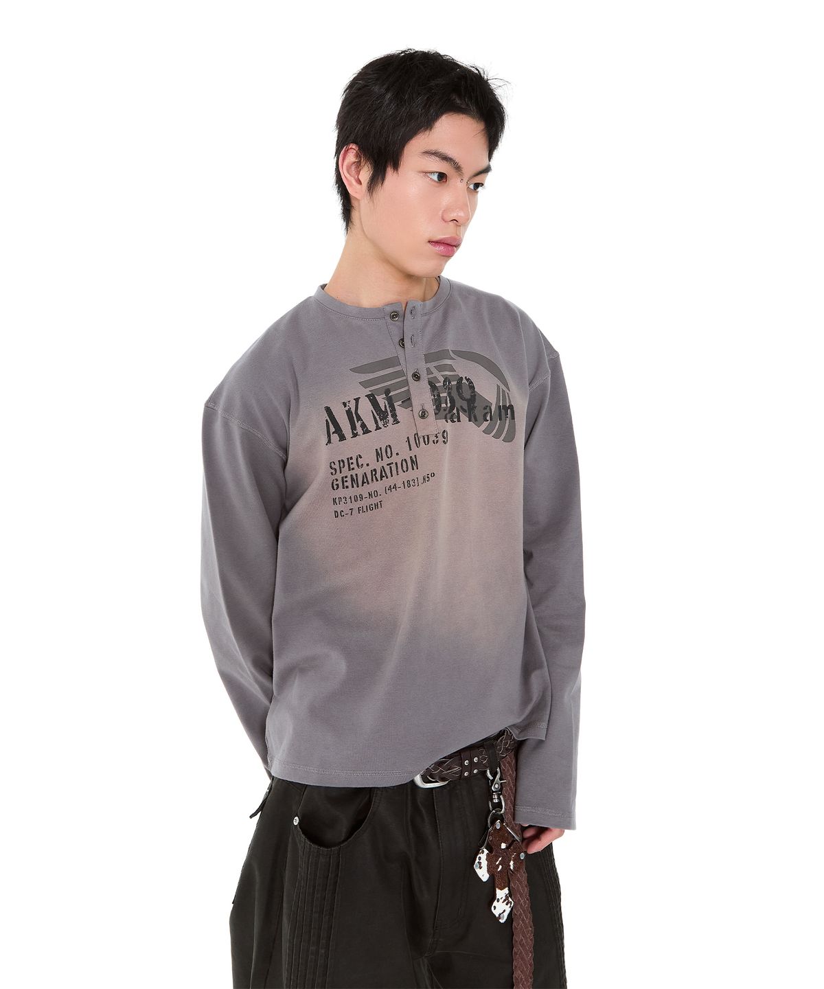 아캄(AAKAM) Button Lettering Long Sleeve (Brown)