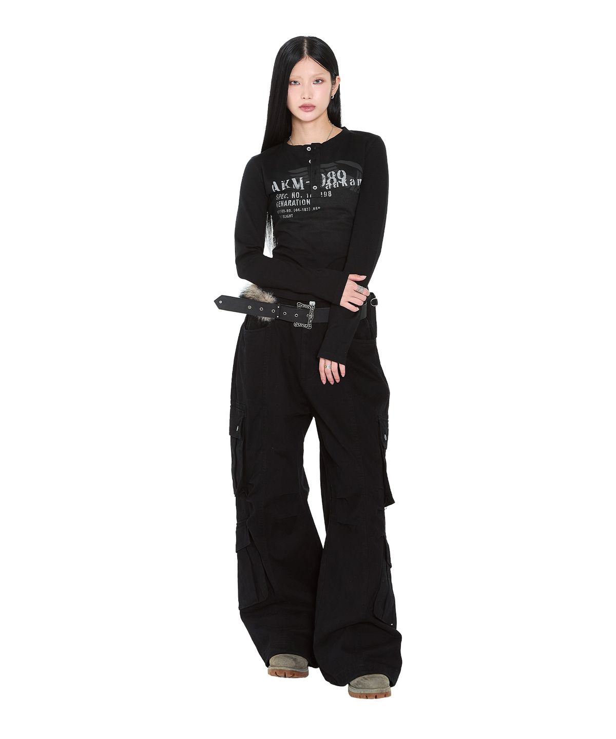 아캄(AAKAM) Button Lettering Long Sleeve (Black)