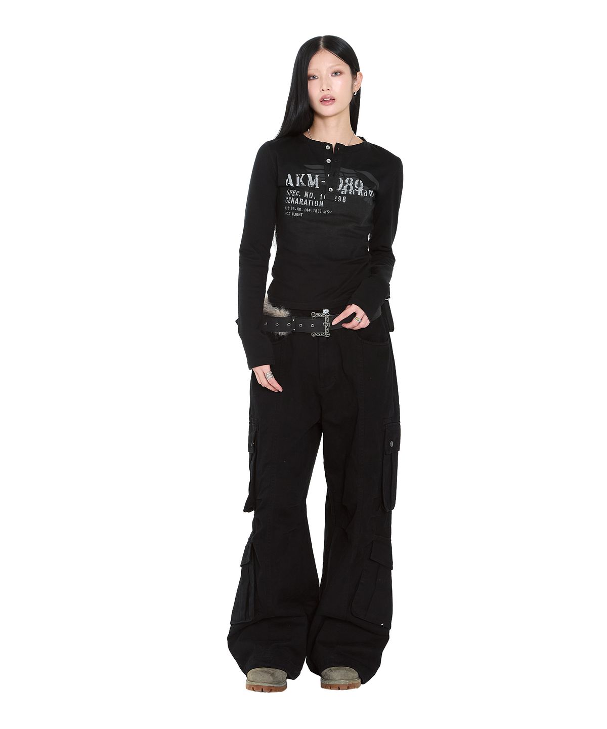 아캄(AAKAM) Button Lettering Long Sleeve (Black)