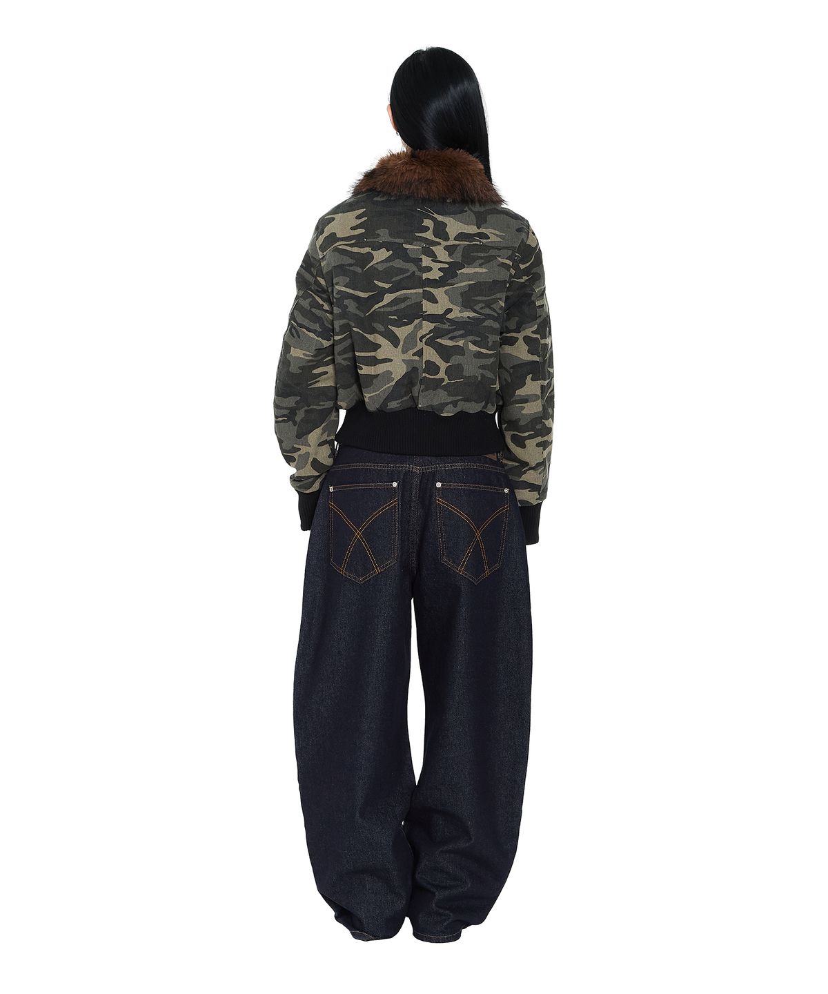 아캄(AAKAM) Studded High Neck Fur Jacket (Camo)