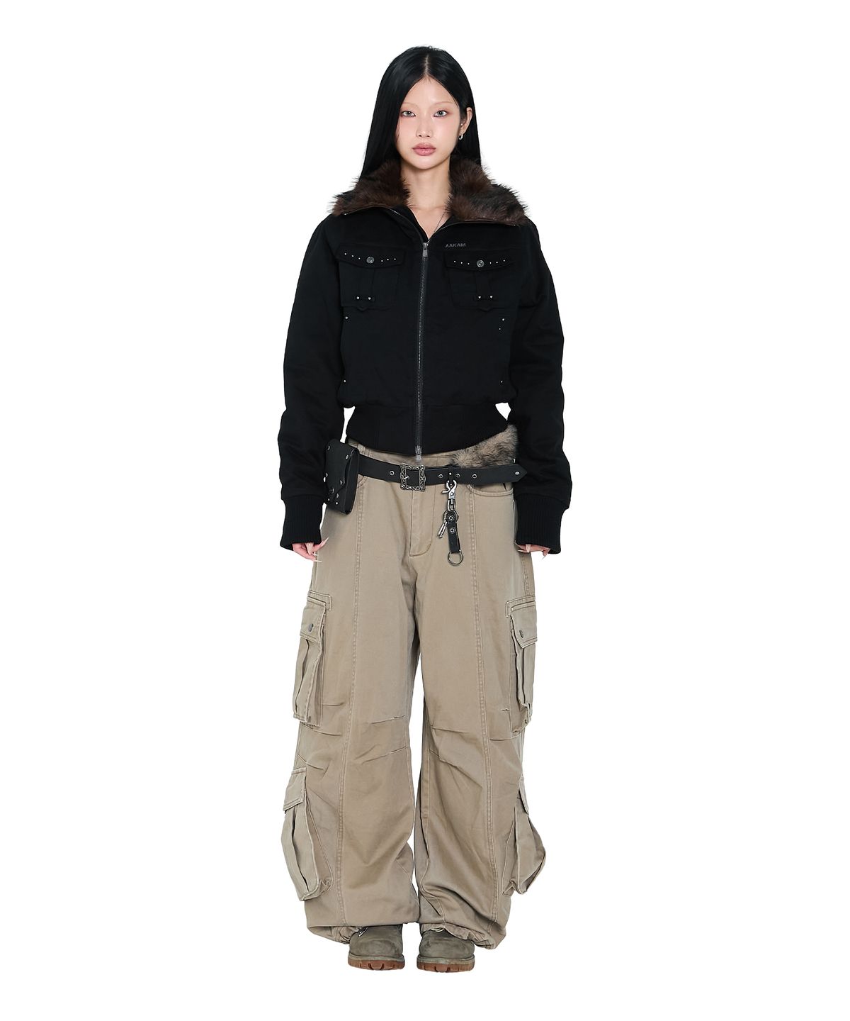 아캄(AAKAM) Studded High Neck Fur Jacket (Black)