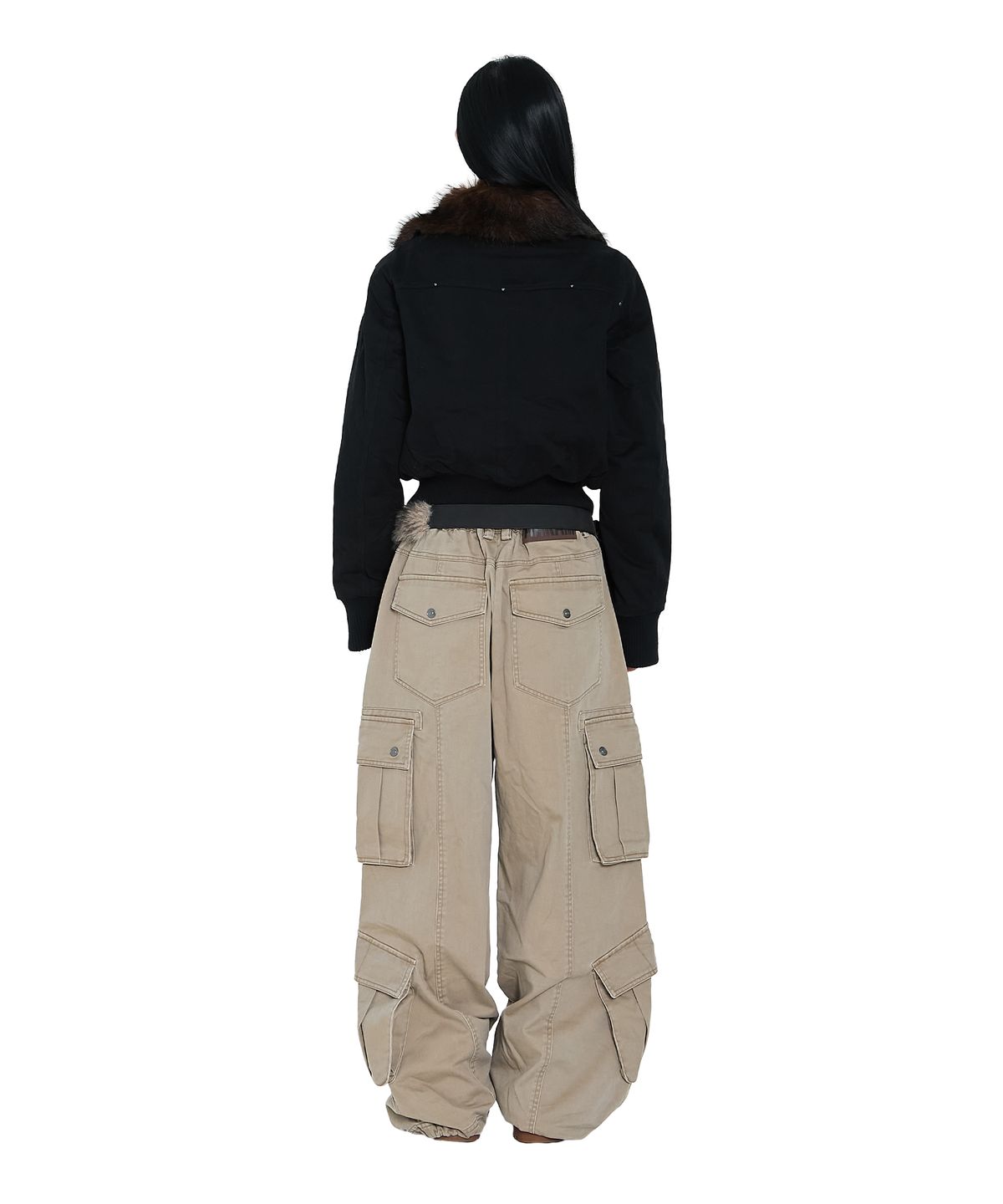 아캄(AAKAM) Studded High Neck Fur Jacket (Black)