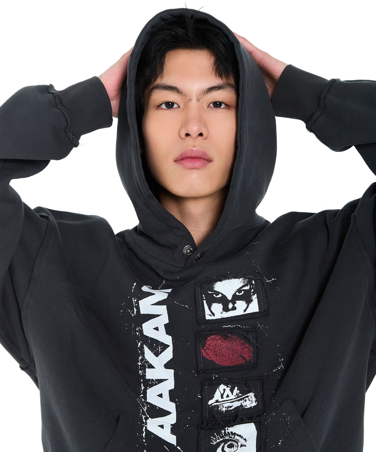 아캄(AAKAM) Buttoned Patch Hoodie (Black)