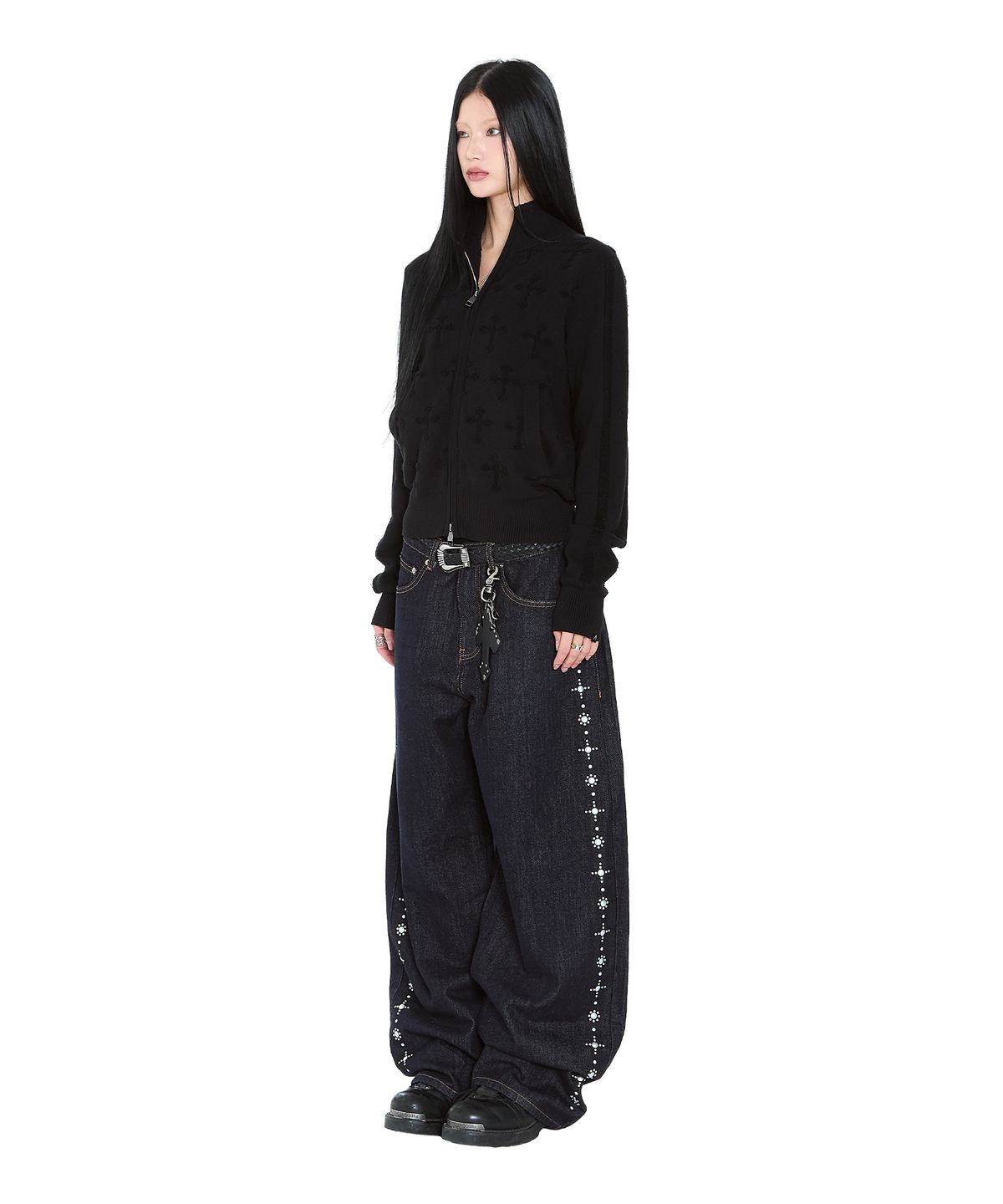 아캄(AAKAM) Side Rhinestone Denim Pants (Dark Blue)
