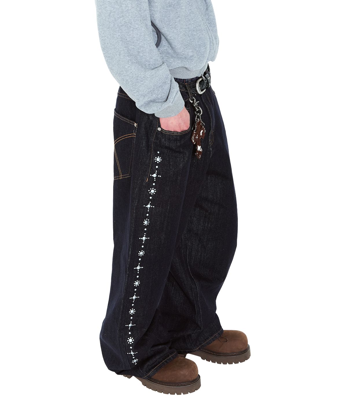 아캄(AAKAM) Side Rhinestone Denim Pants (Dark Blue)