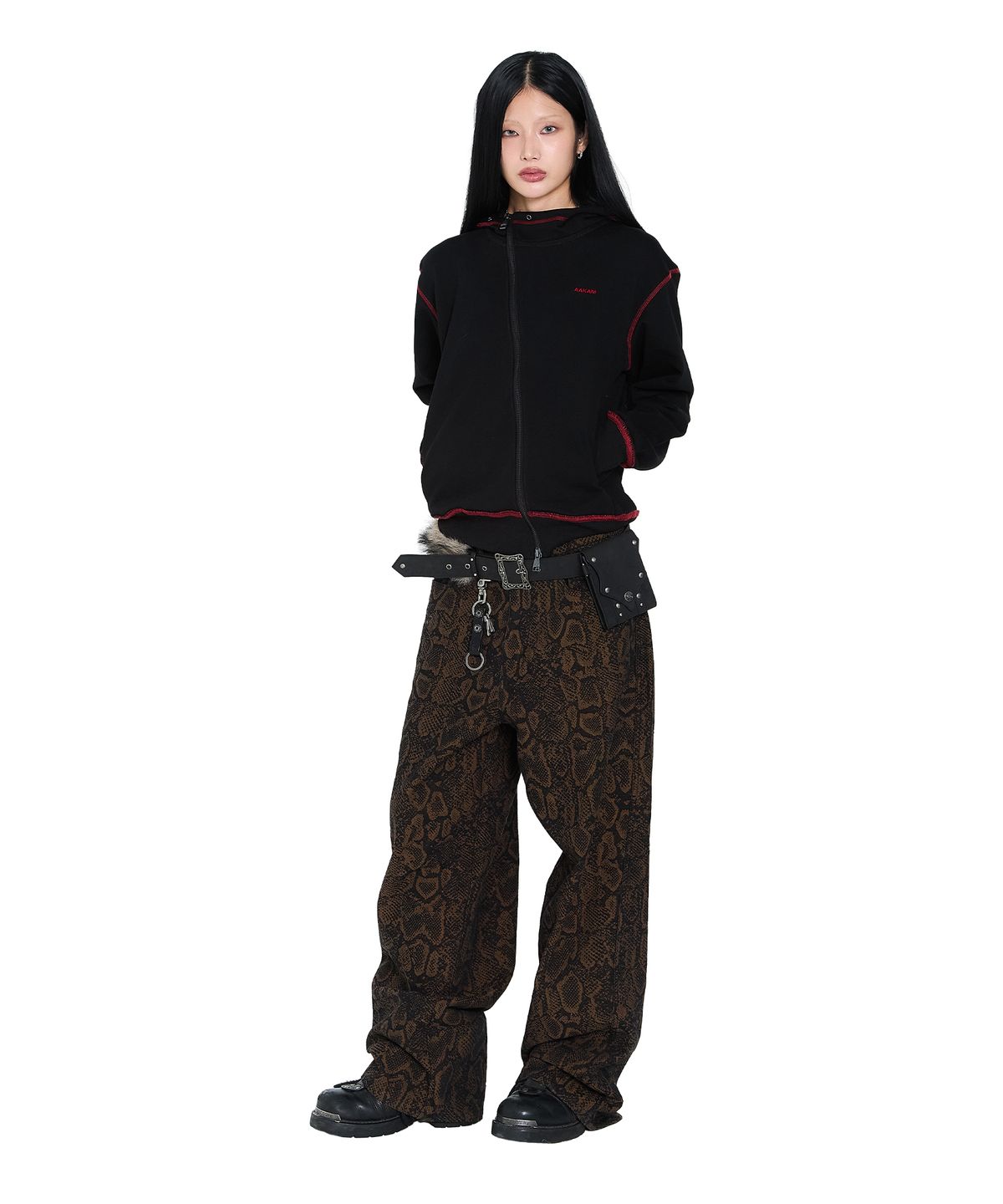 아캄(AAKAM) Oblique Zippered Cotton Zip-Up (Black)